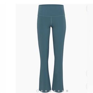 Aritzia tnaction flare leggings size small